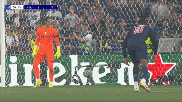 Non-static picture! Inter Milan opened the goal, Dembele stepped on the penalty area line and prepared to pounce 🐆