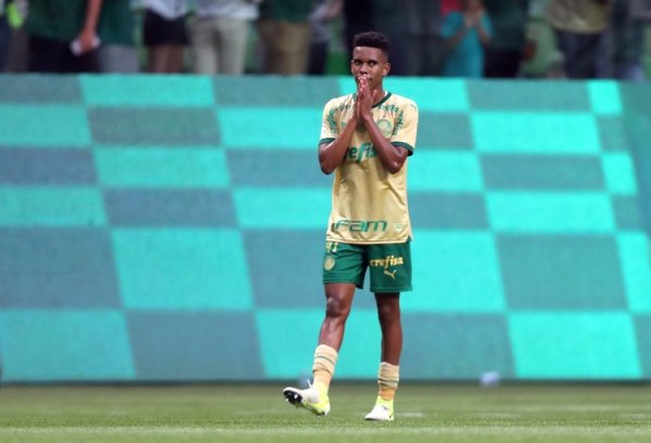 18-year-old Estewand turns his price to 60 million euros, tying Enderick s record in Brazil