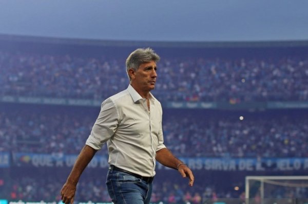 The coach of Frumenense, who led the team to draw with Dortmund, set a record in 7 in 30 years!