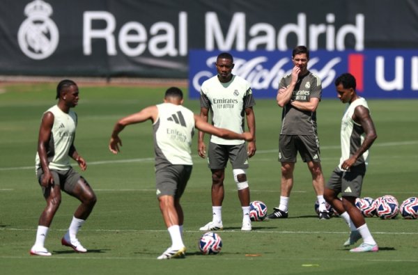 Can be called torture🥵As: Real Madrid vs. Crescent Moon kicks off at 3 pm Humidity 73% Somatosensory temperature 38℃