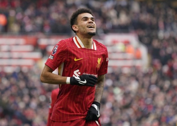 Reporter: Dias is still the first choice to sign aid for victory and is preparing to offer him more than 85 million euros