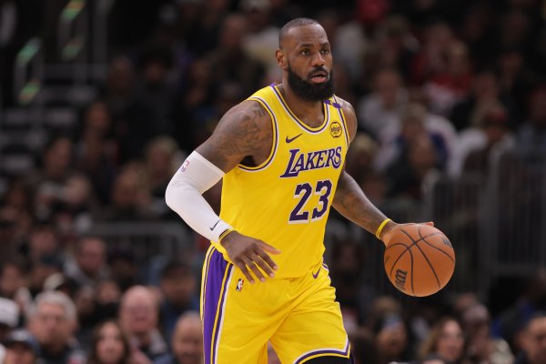 Reporter: League management speculates that James is seeking a buyout. I don t think the Lakers will agree 😱