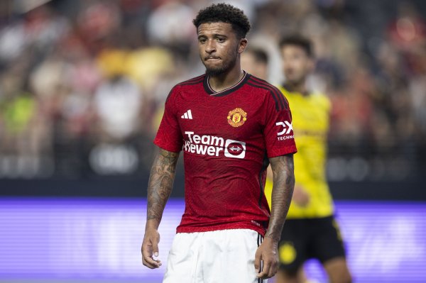 Italian media: Sancho is willing to join Juventus with a salary cut, which may be exchanged with Vlahovic or D-Luis