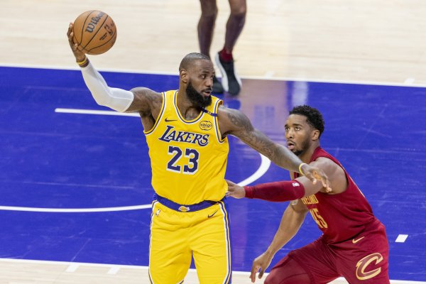 Arenas: James should re-sign if he wants to compete for the championship. This way he can match his contract without breaking up the team.