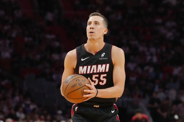 Want to leave? Deng Luo s contract guaranteed part is 18.8 million, almost the same as what he gave up on the contract termination.