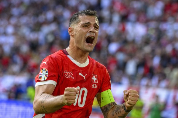 Mid-body: Douglas may join West Ham, Juventus will pay attention to Zachar, Bisuma and Andre