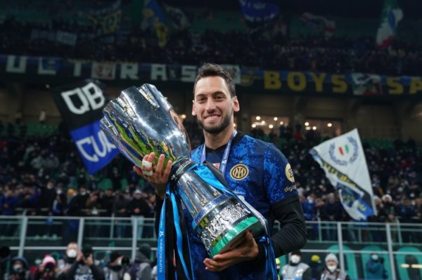 Mid-style: Cialhanoglu returns to Inter Milan early next Tuesday to start summer training and is willing to consider staying at Inter Milan