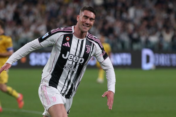 Reporter: Milan continues to pay attention to Vlahovic, who is one of the team s primary goals for signing forwards