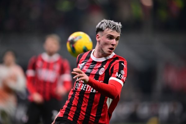 Longo: Fabregas hopes to sign A-Jimenez, Milan is expected to reply within a few hours