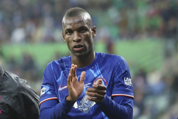 Jackson agent: yesterday s deal did fail, but today the Blues and Bayern start negotiations again