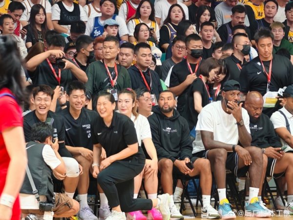 Team up and take a wave? Cui Yongxi& Zhao Rui& Li Meng& Zhang Boyuan appears at James Chengdu