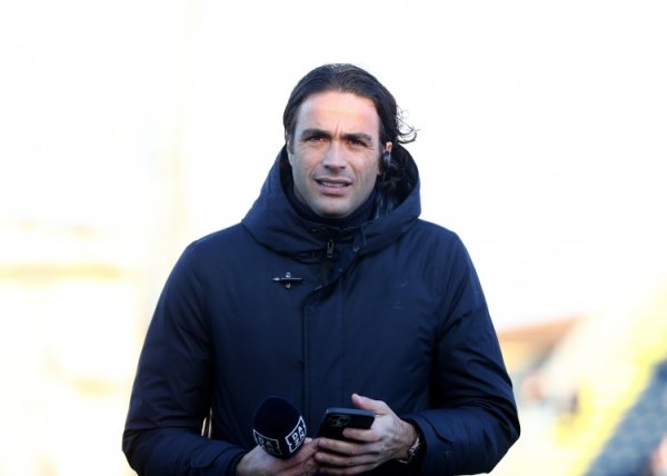 Matthew: Vidal is very interesting&Pirlo loves to play tricks. The most difficult moment in his career is to leave Milan