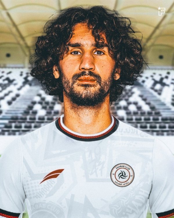 3 times salary! Reporter: Adrie is close to joining Riyadh young people, with an annual salary of 7 million euros % 26 signing for 3 years