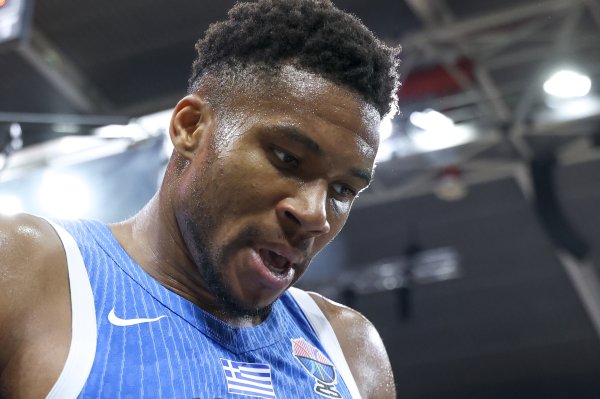 Positive and negative values ​​- 30 lowest in the game! Antetokounmpo scored 6 of 13 shots and scored 12 points, 12 rebounds, 5 assists and 5 turnovers, 0 free throws