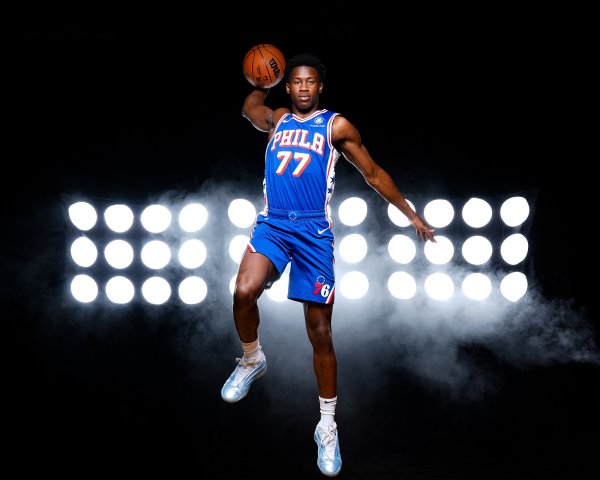 Embiid: Edgecom reminds me of myself when I was young. Be the core of the team to help the young people