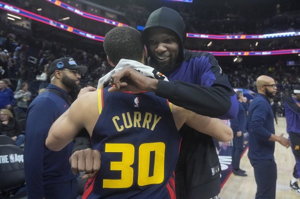 Famous reporter: The Warriors tried to trade in February to get Durant, KD communicated directly with Curry and expressed his refusal
