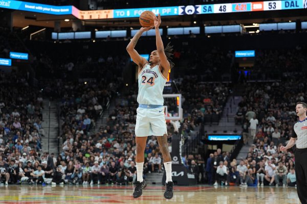 Stable performance! Vassell scored 8 points, 6 rebounds and 2 assists on 3-of-8 shooting in the half, with a plus-minus of +9