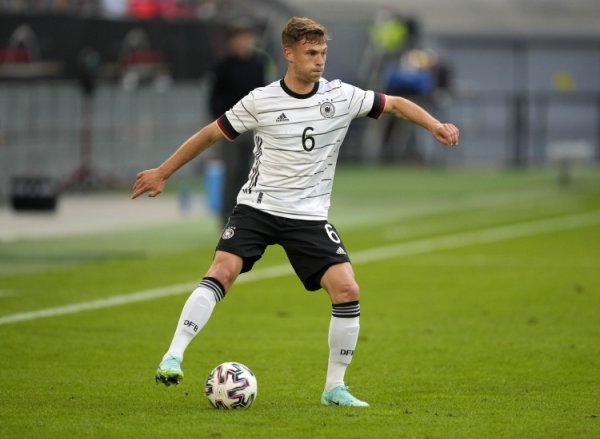 Kimmich: I am No. 6 at Bayern, and my position in the national team is determined by the coach