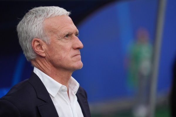 Turn on hair dryer mode! Deschamps scolded the French team at halftime: the pace was too slow and the game was too slow
