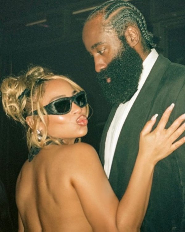 Harden talks about his girlfriend: I kept calling her from the beginning. I love her very much. I fell in love.