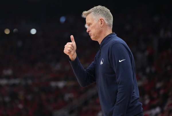 Who will play shooting guard in the final lineup? Kerr: It doesn t matter. Modern basketball is positionless basketball.