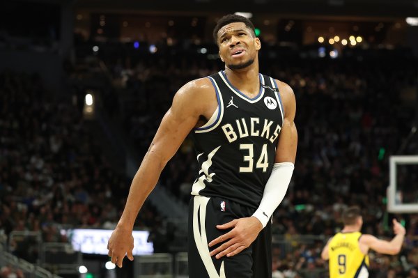 If you were traded, would you rather go to the Knicks? Antetokounmpo: Who said that? I didn t read that report