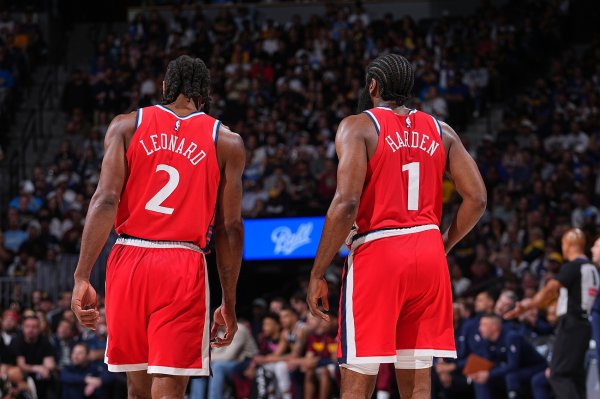 Curry: We sent multiple people to guard James Harden and let them play in a crowd.