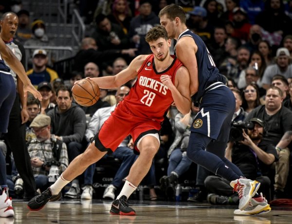 Fire dragon type! Shenjing averaged 7.6 assists per game in the first 5 games of the season, third behind center Jokic& Chamberlain.