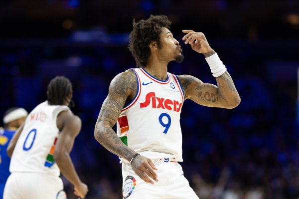 Handsome and able to fight! Oubre has averaged 21.3 points, 3.3 rebounds, 1.3 steals and 1.3 blocks in the past 4 games and shot 54% from the field.