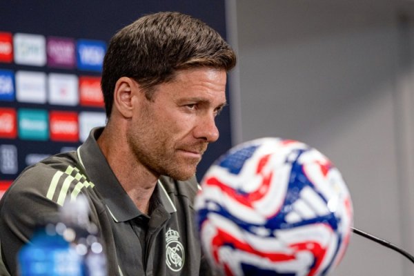 Marca talks Alonso s offseason adjustments: Finding Joan Armene s replacement and establishing a right-sided owner