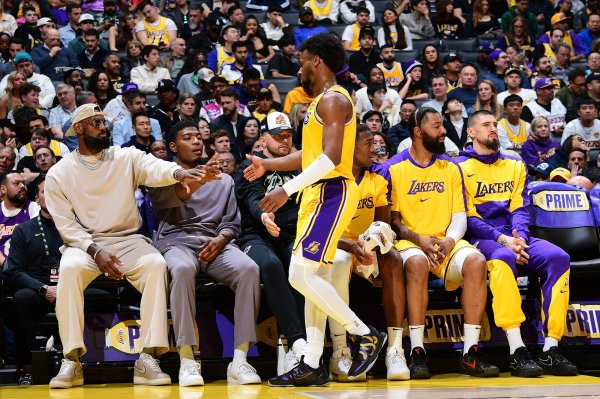 🤣Reeves: Bronny is starting in the NBA, but James is being delegated to the G League. That’s great.