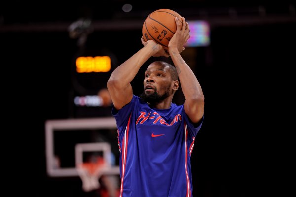 Top ten corner three-point shooting percentage: Bucks ranked first with 50%, Rockets 26%, Warriors averaged 46%+, ranked second and third